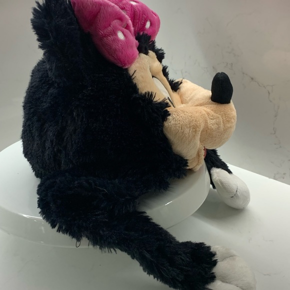 Pillow Pet Minnie Mouse hat. - Picture 2 of 7